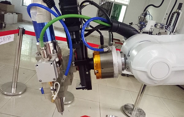 Máquina de soldadura y corte por láser de brazo robótico Baisheng para procesamiento 3D