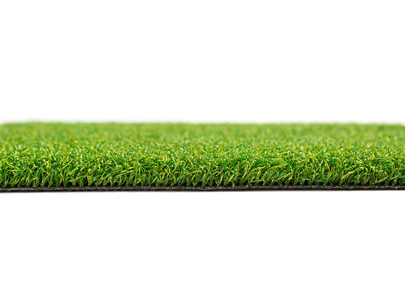 Venta al por mayor de césped artificial verde mini/grande para golf al aire libre