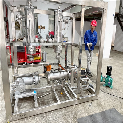 Marco de equipo auxiliar para la producción de hidrógeno a partir del sistema de tratamiento de líquido de gas de agua electrolítico