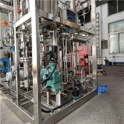 Operación automática usando refrigerante eficiente de la planta de energía térmica