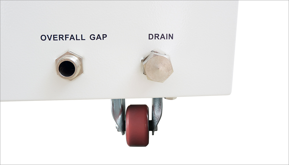 manómetro de agua y salida de drenaje