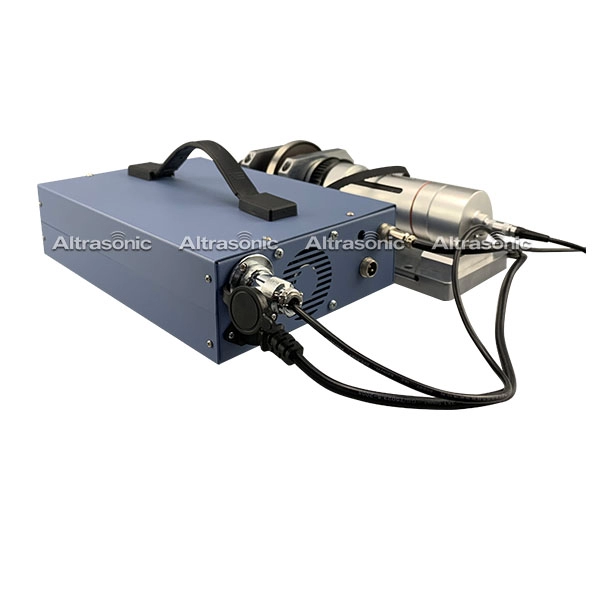 Máquina de coser ultrasónica Generador de soldadura de energía ultrasónica usado