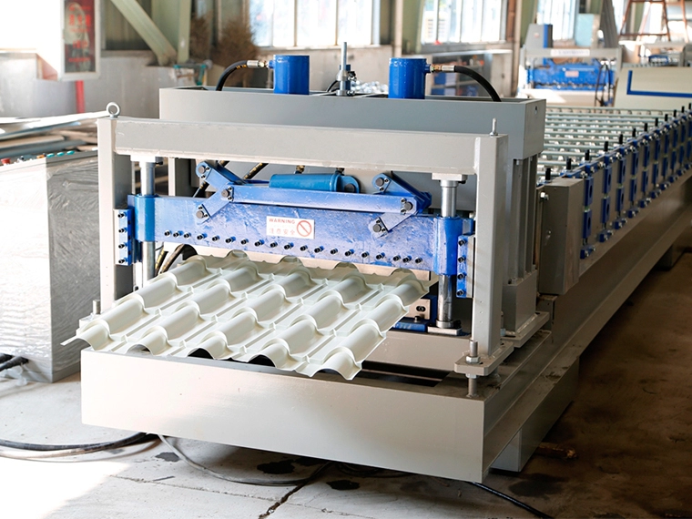 Máquina formadora de rollos de tejas esmaltadas para paneles de techo YX42-1000