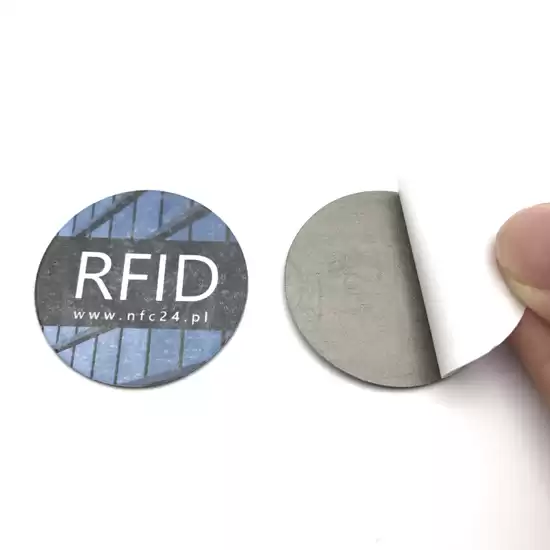 Etiqueta RFID antimetal UHF para sistema de gestión