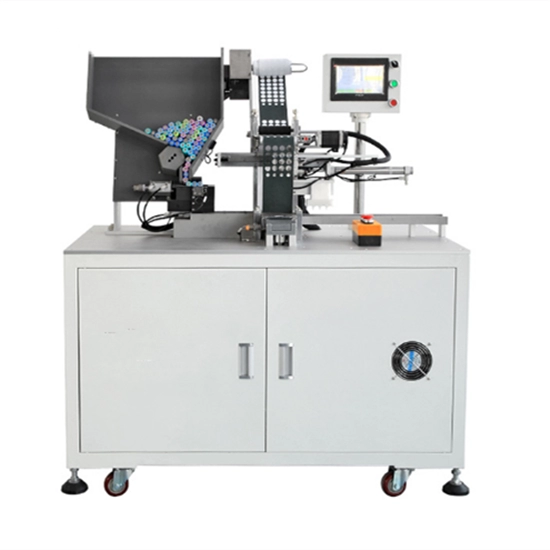 Máquina de pegado de papel terminal de batería cilíndrica automática de alta eficiencia de producción