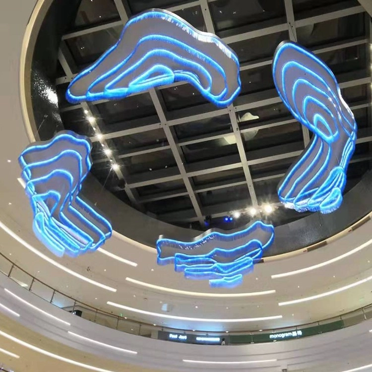 Decoración de nubes colgantes brillantes para centro comercial
