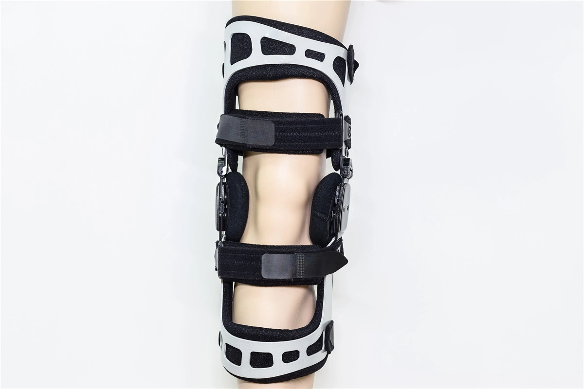 Descarga de fábrica de rodilleras OA con bisagras para soportes de piernas o protección de ligamentos con carcasa de aluminio
