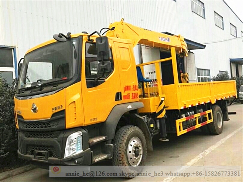 Camión de 6,3 toneladas con grúa de carga LiuQi ChengLong