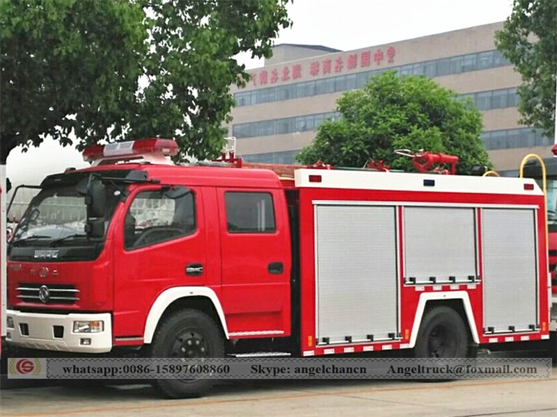 Tanque de agua de tamaño mini Camión de bomberos 4 m3 Dongfeng
