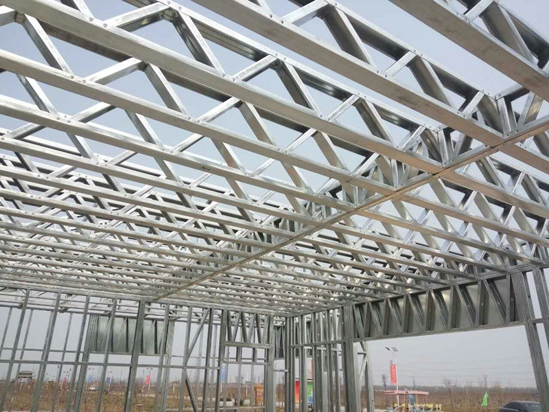 Sistema de vigas de techo de acero conformado en frío ligero y económico