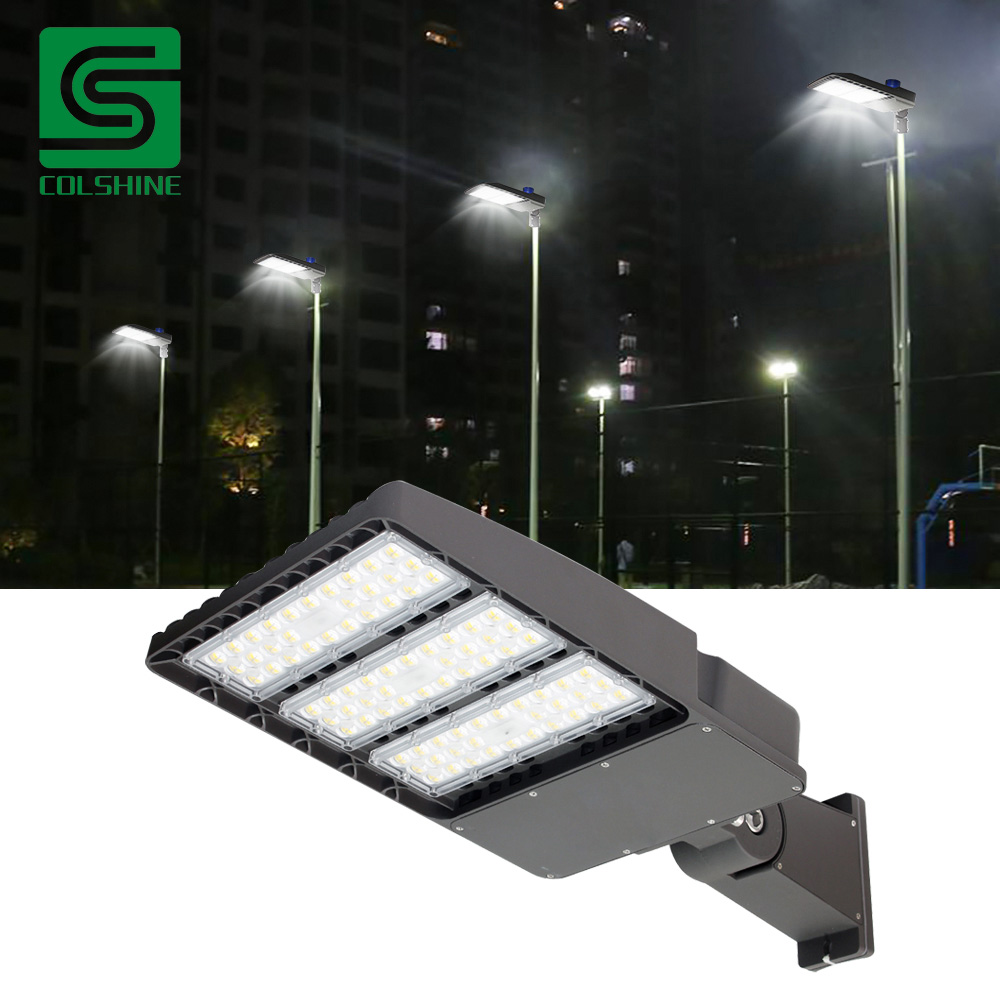 Luces de poste LED para iluminar su área exterior
