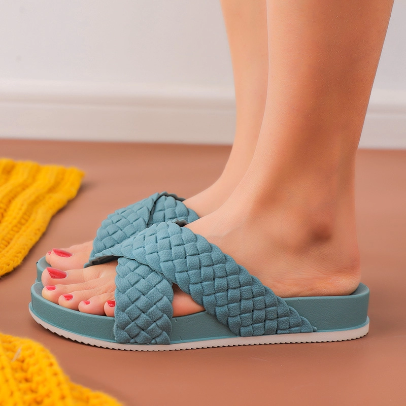 zapatillas de verano con correas de aspecto tejido para niñas