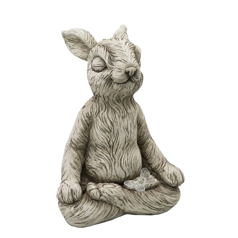 Estatua de jardín de conejo meditando de resina
