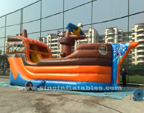 Barco pirata inflable de fiesta infantil de grado comercial con tobogán y aro de baloncesto en el interior hecho del mejor material