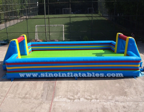 Campo de fútbol de jabón inflable para niños grandes de 10x5 m con piso de doble capa para entretenimiento de fútbol