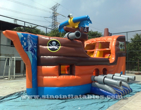 Barco pirata inflable de fiesta infantil de grado comercial con tobogán y aro de baloncesto en el interior hecho del mejor material