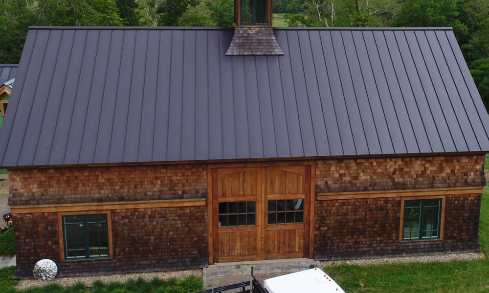 Fabricante de paneles para techos con junta alzada perfilada